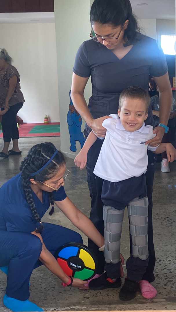 Lee más sobre el artículo La importancia de la bipedestación en los niños con parálisis cerebral.